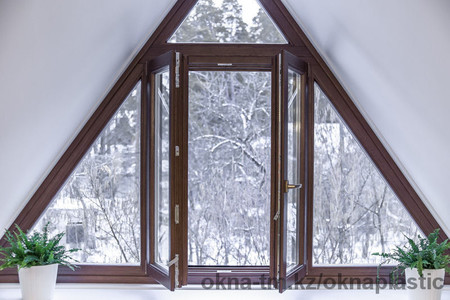 Треугольное окно