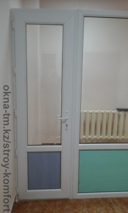 пластиковая дверь