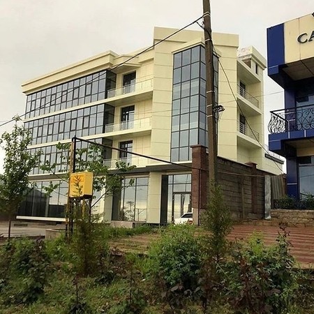 Гостиничный комплекс с рестораном по ул. Б. Момышулы, г. Шымкент.