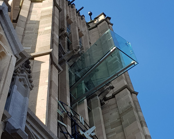 В Нидерландах для привлечения туристов установили стеклянные балконы