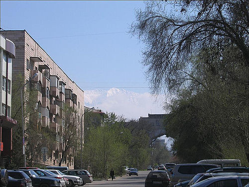 В Алматы начала свою работу программа `Ветхое жилье`