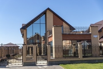 Висла: остекление крупногабаритными окнами