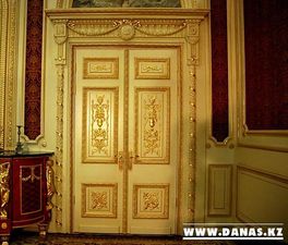 Распашная межкомнатная дверь &mdash; Данас